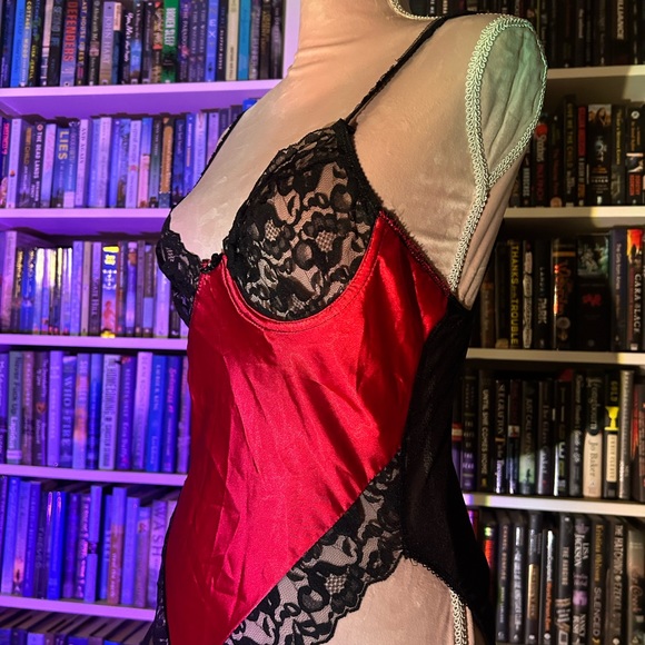 FREE WP Vintage La Vie En Rose red and black lingerie piece bodysuit - Picture 2 of 6